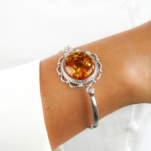 Silver Flower Bangle with Amber, Baltic Amber Bangle, Amber Cuff, Large Leaf Amber Jewellery, Nature Inspired Arm Cuff, Silver Flower Cuff