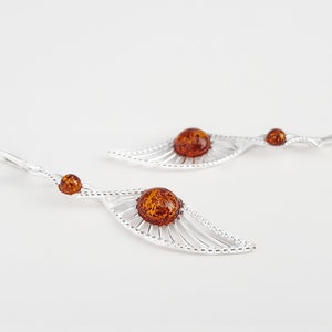 Boucles doreilles en ambre Long Drop, boucles doreilles en argent sterling et ambre, boucles doreilles modernes en ambre baltique, boucles doreilles en ambre classiques, boucles doreilles en pierre longue image 3