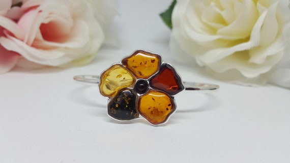 Flower amber bracelet discount