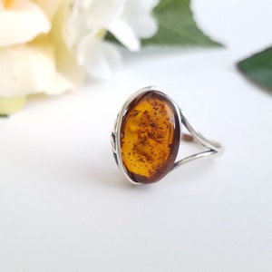 Fashion Baltic Amber Ring, Modern Amber Ring, Oval Amber Stone Ring, Modern Amber and Silver, Silver Shell Ring, Handmade Baltic Amber Ring image 5