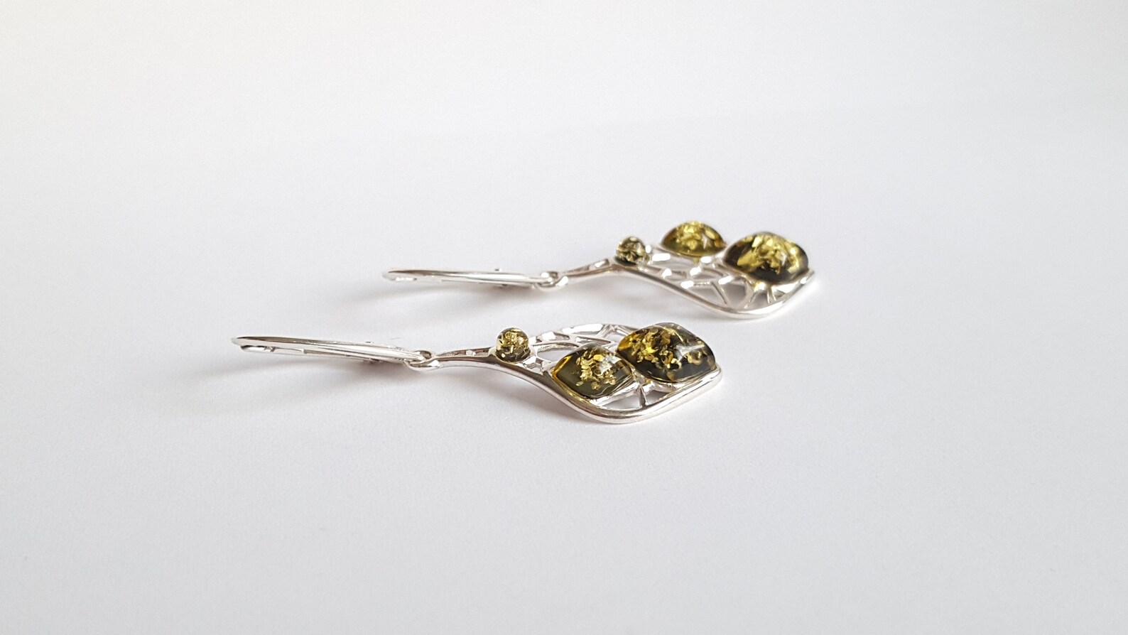Green Amber Vine Teardrop Earrings main image 1