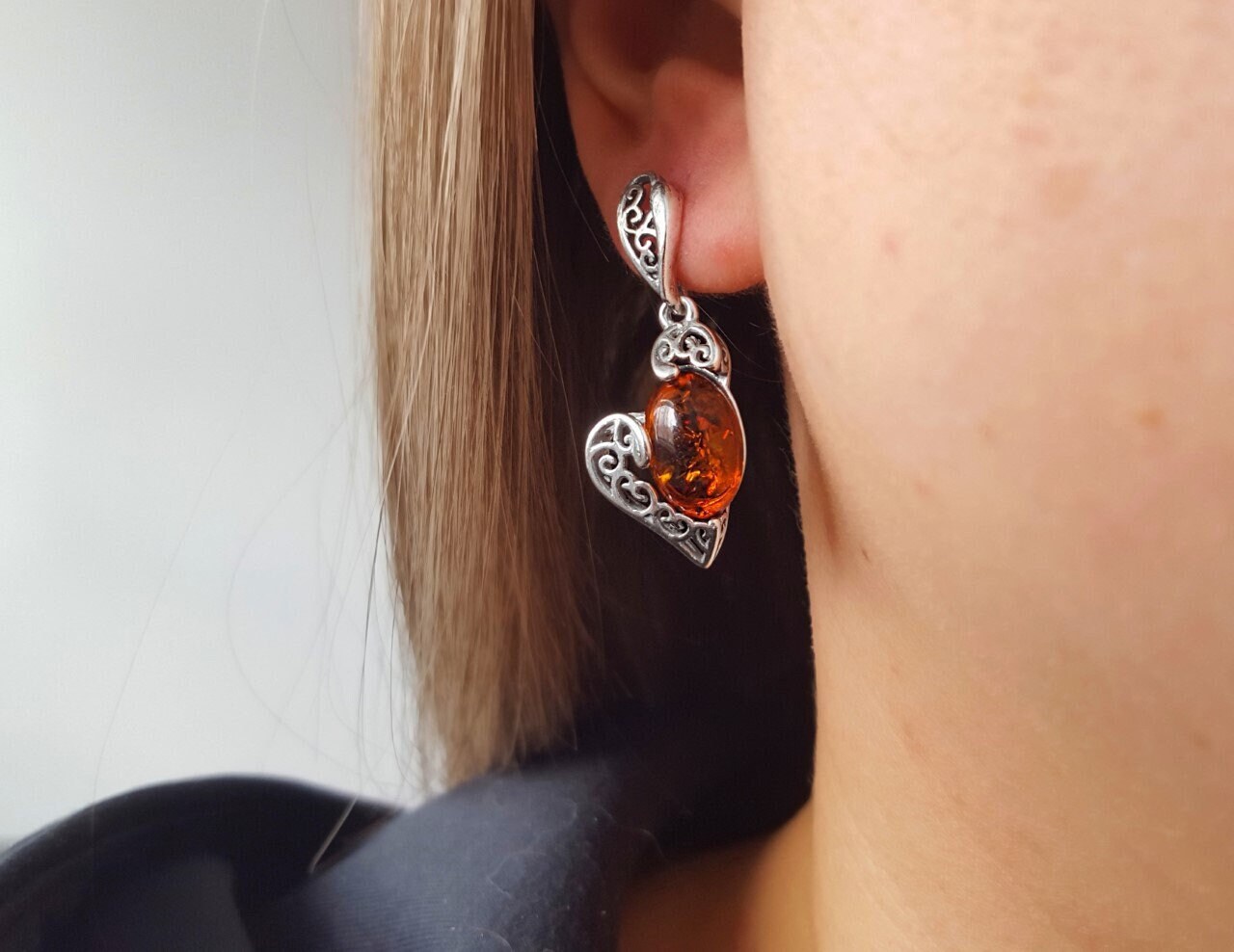 Boucles D'oreilles Cœur En Argent Massif Avec Ambre Baltique Véritable - Pièce Unique