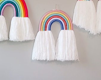 Gran Pastel Arco Iris Fibra Pared Hanging / Hermosa Escultura de Hilo Arco Iris / Perfecto para Vivero / Boho / Arte de pared / Baby Shower / Navidad