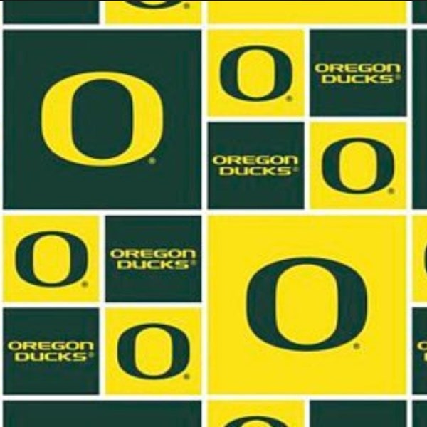 Oregon Ducks NCAA College Box Design 43 inches wide 100% Cotton Quilting Fabric OR-020