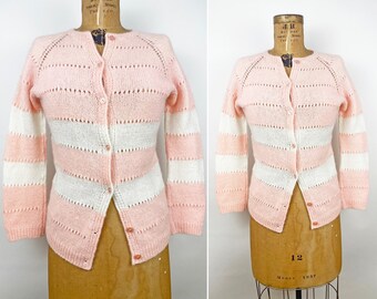 Pull rayé vintage doux des années 50, rose et blanc, laine mohair en tricot, boutonné devant XS/S