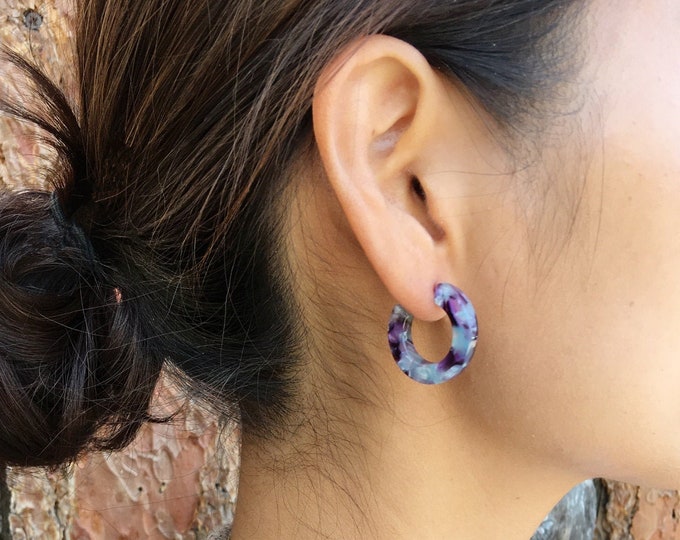 Small tortoise hoop earrings Clearance