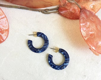 Lapis Blue Tortoise Hoop Earrings, Tortoise Shell Earrings, Tortoise Shell Hoop Earrings, Acetate Hoop Earrings, Minimalist Hoop Earrings