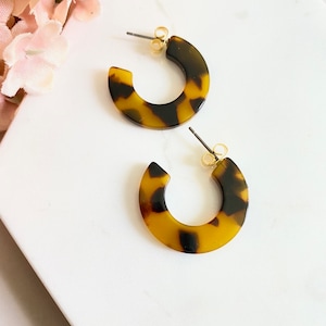 Hera Tortoise Hoop Earrings, Acetate Earrings, Tortoise Shell Earrings, Tortoise Shell Hoop Earrings, Minimalist Cute Hoop Earrings, For Her Dark Brown