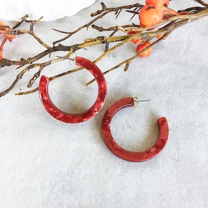 Eden Maroon Red Tortoise Hoop Earrings, Tortoise Shell Hoop Earrings, Minimalist Hoop Earrings, Statement Hoop Earrings, Resin Hoop Earrings