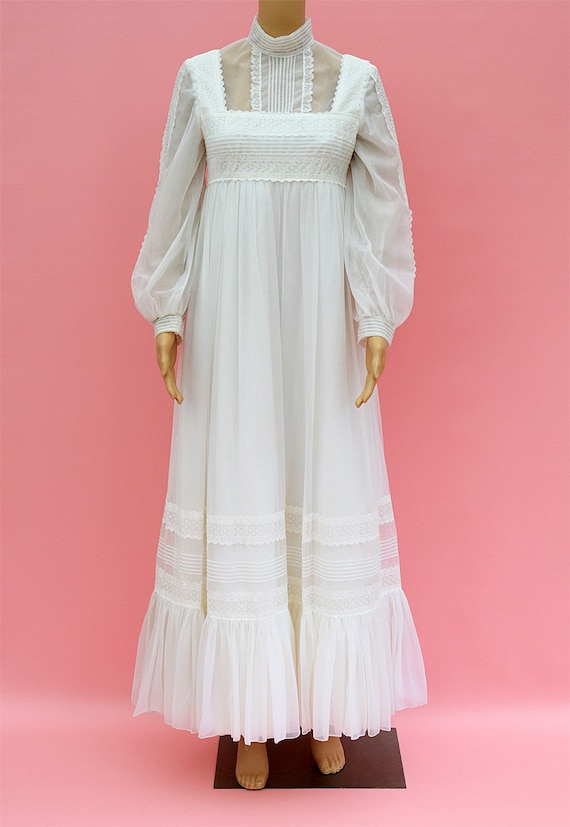 1960s Long Wedding Dress White Iconic Classic Sev… - image 2