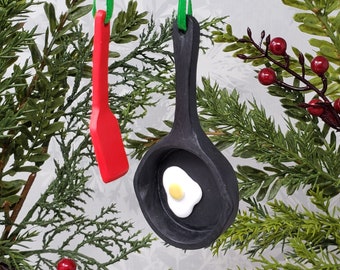 Cooking Ornament / Frying Pan and Spatula Christmas Decoration / Fried Egg Cooking Chef Cook Food Stocking Stuffer Funny Christmas Gift