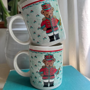 Set of 2 Vintage Gibson teddy bear Christmas mugs / Christmas coffee cups/ coquette core Teddy / Christmas bear / 1980s Holiday /