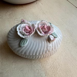 Vintage Oval Floral Porcelain Trinket Dish with Roses on Top / Jewelry Dish / Lidded Trinket Dish / Free Shipping