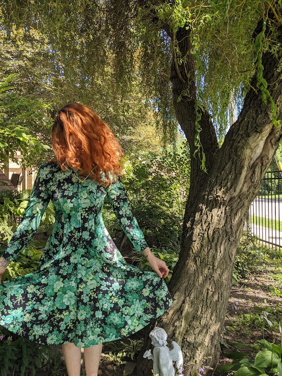 Vintage 70s Day Dress, Lovely Green Floral Print,