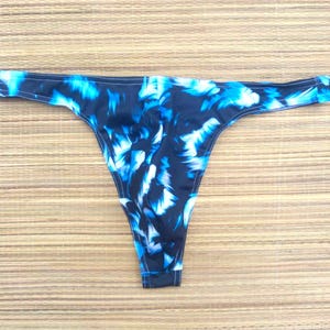 Tanga de baño para hombre con estampado de pinceladas - Bikini con salpicaduras de color - Braguita de bolsa de corte alto artístico - Trajes de baño para festivales atrevidos