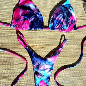 Bikini de tanga de corte alto con estampado de palmeras, top triangular con almohadillas extraíbles, traje de baño tropical sin costuras