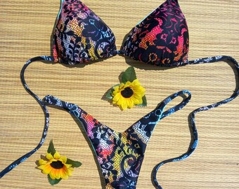 Colorful Lace Print Thong Bikini Set – Triangle Top with Removable Pads – High Cut Seamless Bottom – Sexy Summer Swimwear