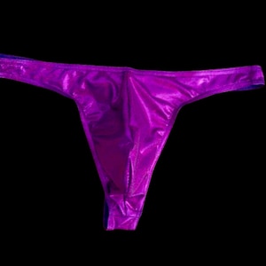 Traje de baño tipo tanga superfino para hombre en color morado metalizado