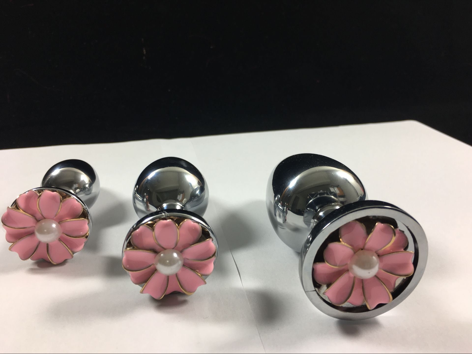 amateur lesbian ass plug