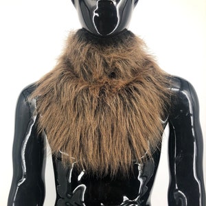 Accesorio para disfraz de Halloween de hombre lobo adulto con cuello peludo marrón y collar en el pecho