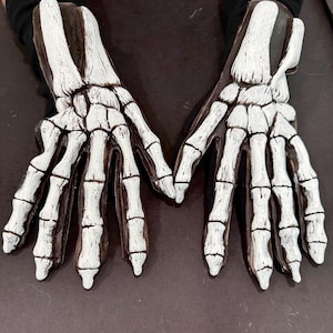 Luvas de fantasia de Halloween para adultos, estilo Ceifador, feitas à mão nos EUA, com mãos de esqueleto.