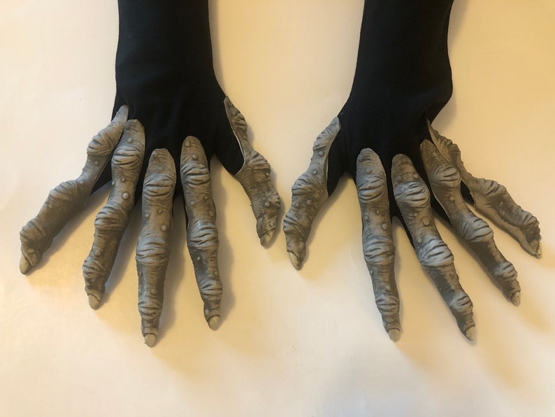 Long Finger Gray Hands Vampire Undead Claws Adult Halloween Costume