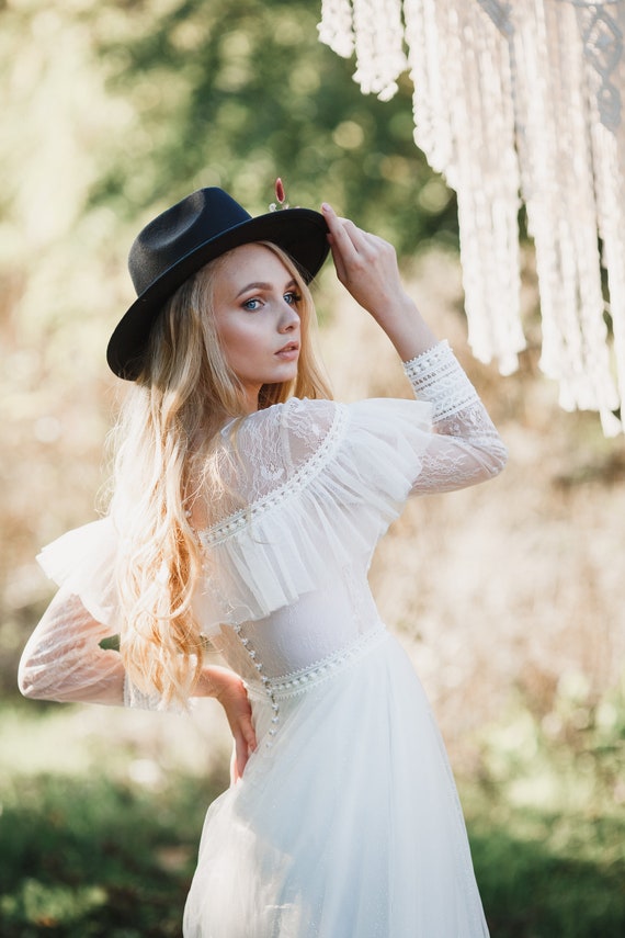 Wedding Dress Gloria / Fairy Wedding Dresses / Lace Wedding Dress / Boho Wedding Dress / Bohemian Gown / Tulle Wedding Dress - Etsy Wedding Dress Gloria / Fairy Wedding Dresses / Lace Wedding Dress / Boho Wedding Dress / Bohemian Gown / Tulle Wedding Dress - Etsy