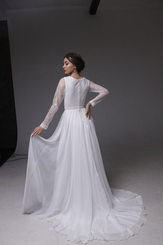 long trail wedding gown