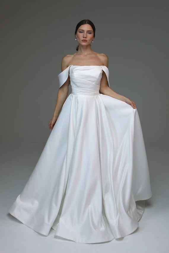 Modest Wedding Dress Simona ,minimalist Dress,simple Wedding Dress, A-line  Silhouette,plus Size Dress - Etsy
