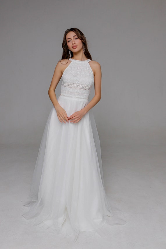 elegant simple beach wedding dresses Classic Beach Long Sleevess Backless Lace Beach Wedding Dress Simple Summer Casual Bridal Gowns Online