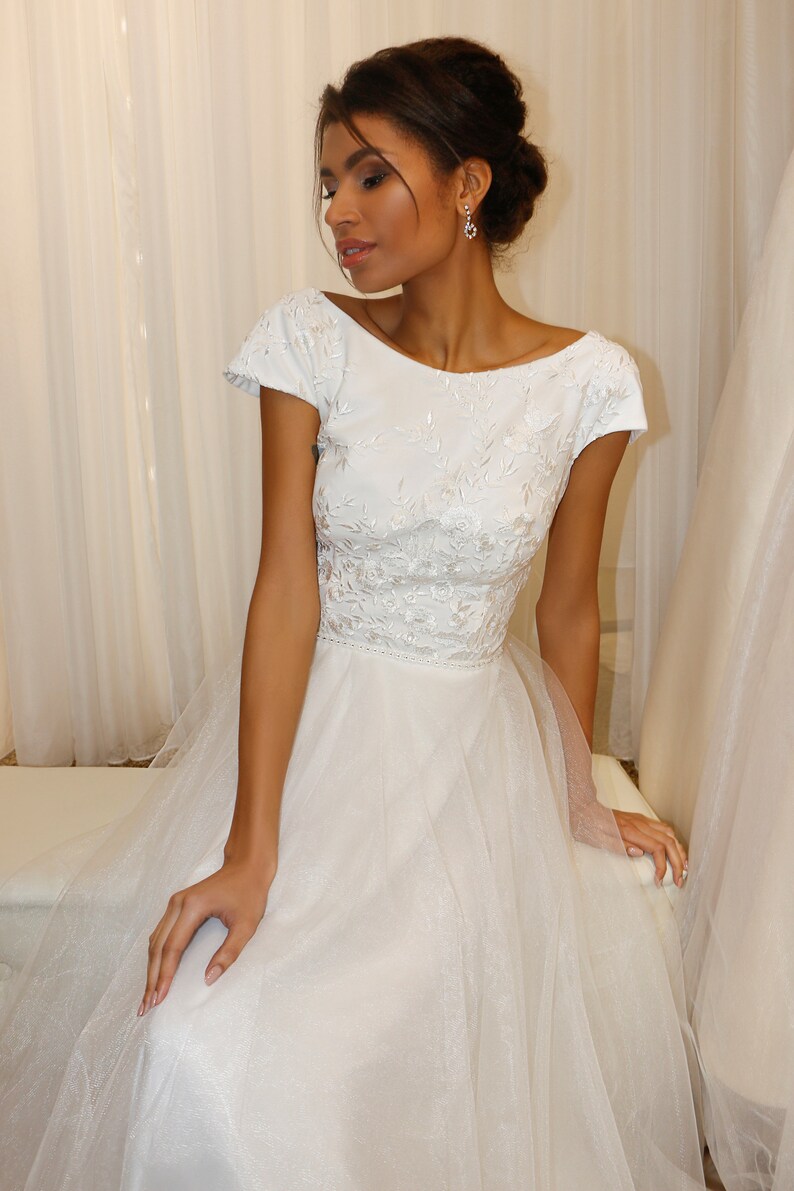 Scoop Back Wedding Dress