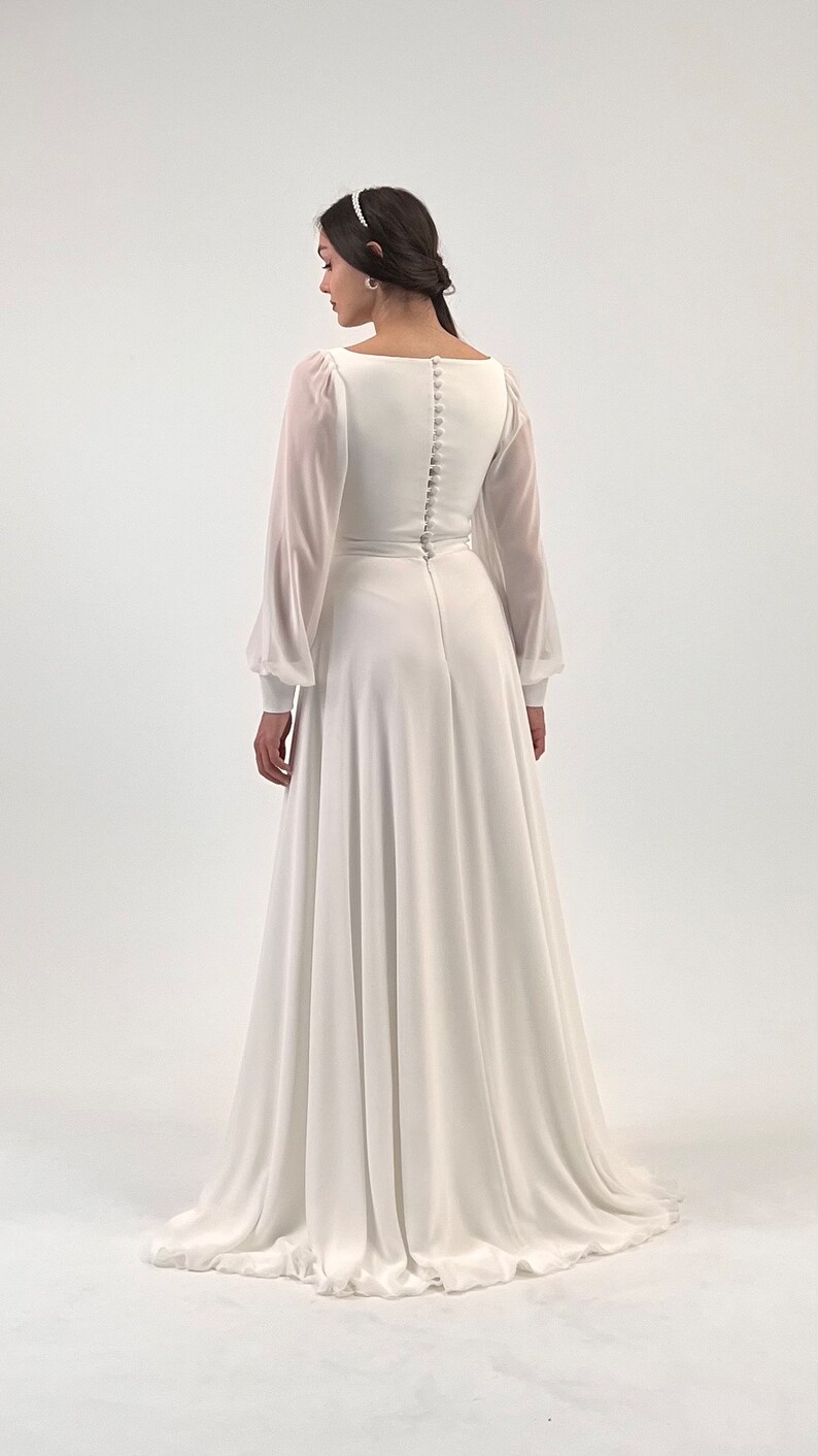 Robe de mariée Kruzita trapèze mousseline col carré manches longues