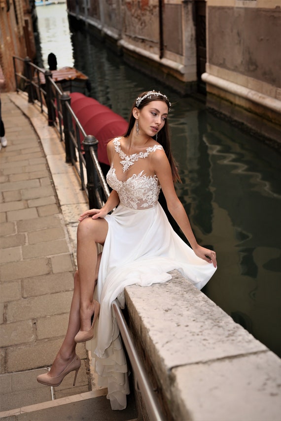 19 Exquisitely Romantic Bohemian Wedding Dresses