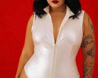 Plus size Bodysuit White Latex Bodysuit Vinyl Cream Color Fashion Lingerie White Bodysuit Turtleneck Short Sleeve Bodysuit Women's Sexy Body