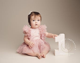8&quot; WOODEN NUMBER 1, pretend play, child safe, natural, reclaimed wood, photography prop, wooden 1, mini 1 for cake