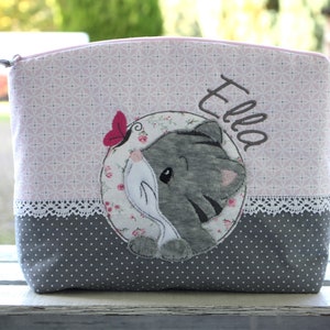 Mädchen Windeltasche Wickeltasche Kulturtasche Kulturbeutel Katze rosa Schminktasche Krimskramstasche verspielt romantisch Spitze Kätzchen