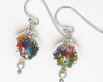 Boucles d'oreilles fleurs colorées, bijoux de mariée pour le mariage, personnalisables, argent 925 avec perles de verre et vraies fleurs