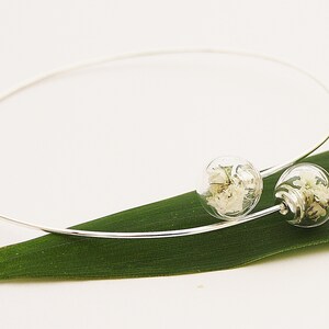 Set sluier onkruid armband & oorbellen bruidskruid boho bohostyle bloem sieraden flowerjewelry ivoor zilver groomsman glas afbeelding 2