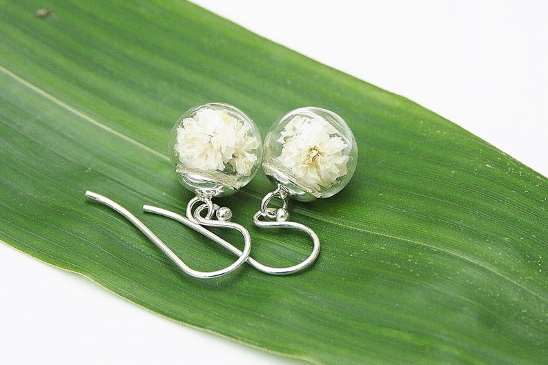 Gypsophila earrings silver 925 ivory, bridal jewelry with real flowers in boho style, optionally with real dark green moss image 1