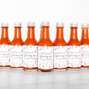 Recuerdo de boda con salsa picante de 2 oz / Recuerdo de boda / Recuerdo de compromiso / Recuerdos para darle vida a nuestro día / Salsa picante / Recuerdo de evento con especias / Keep Love Spicy