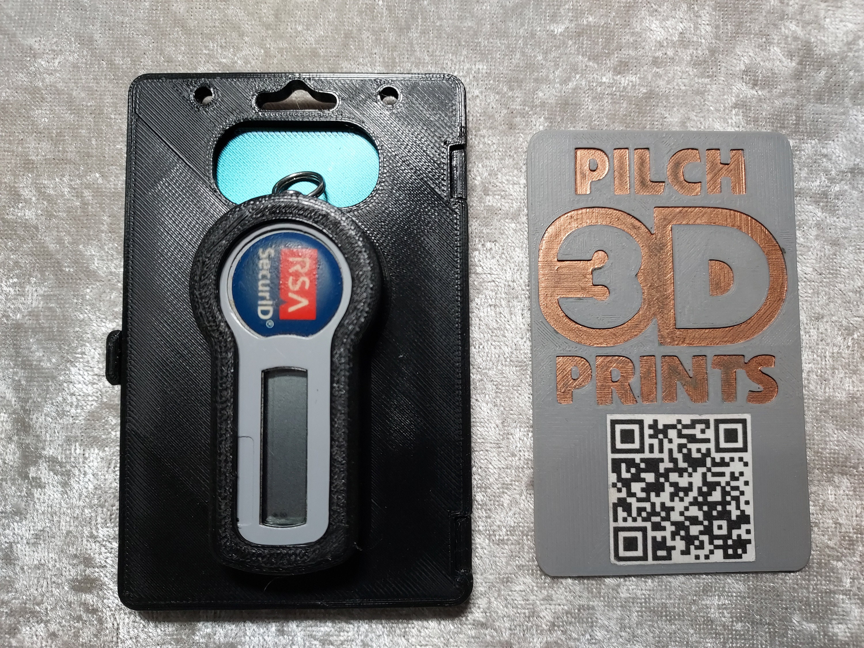 Porte-badge uni pliable imprimé en 3D options multi-badges