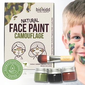 Peut inclure: Peinture faciale naturelle en vert, marron et noir, avec un pinceau, dans trois petits pots. La peinture est étiquetée "Natural Face Paint Camouflage" et est sans colorant, sans parfum et sans cruauté. Le produit est testé dermatologiquement.