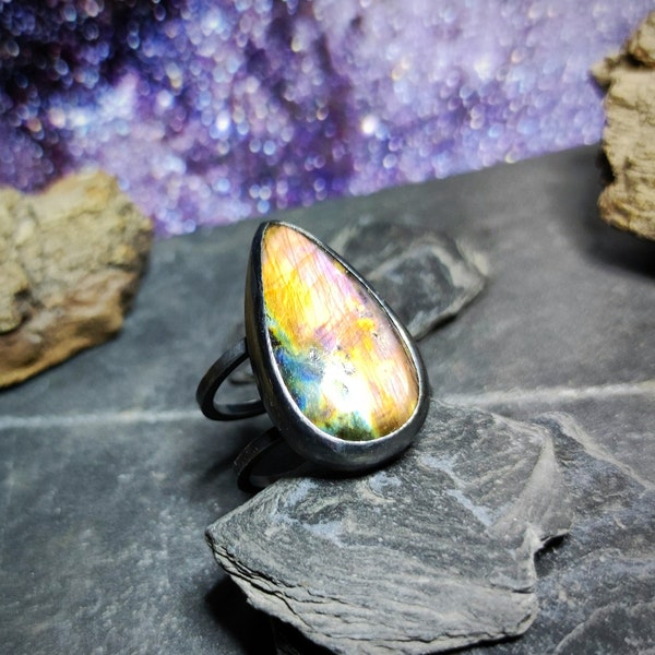 Nebula, Ring size 61.5 in Patinated Silver with Labradorite/Spectrolite: "Nébuleuse de la Lyre"