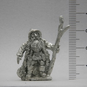 Winter Wizard unpainted mini, 28mm scale,tabletop RPG miniature, D&D figurines, Pathfinder fantasy gaming, pewter