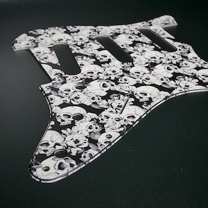 Fender ST Style Pickguard • Skull #2 • Custom Pickguard • Graphic • Stormguitar