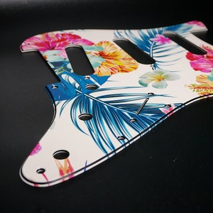 Fender ST Style Pickguard • Tropical Flowers #2 • Custom Pickguard • Graphic • Stormguitar