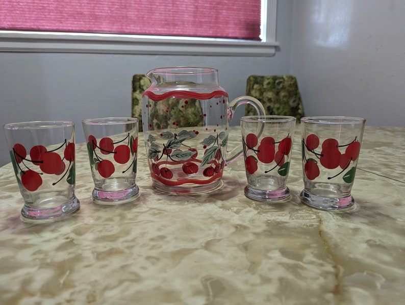 Vintage Libbey glass set of 5 cherry glasses and coordinating cherry pitcher unknown maker red cherries with green stems zdjęcie 2