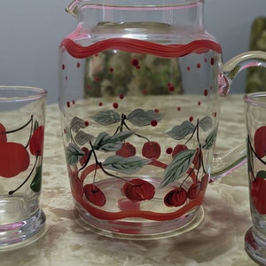 Vintage Libbey glass set of 5 cherry glasses and coordinating cherry pitcher unknown maker red cherries with green stems zdjęcie 4