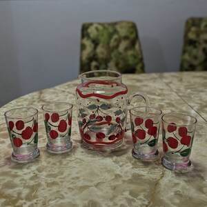 Vintage Libbey glass set of 5 cherry glasses and coordinating cherry pitcher unknown maker red cherries with green stems zdjęcie 6