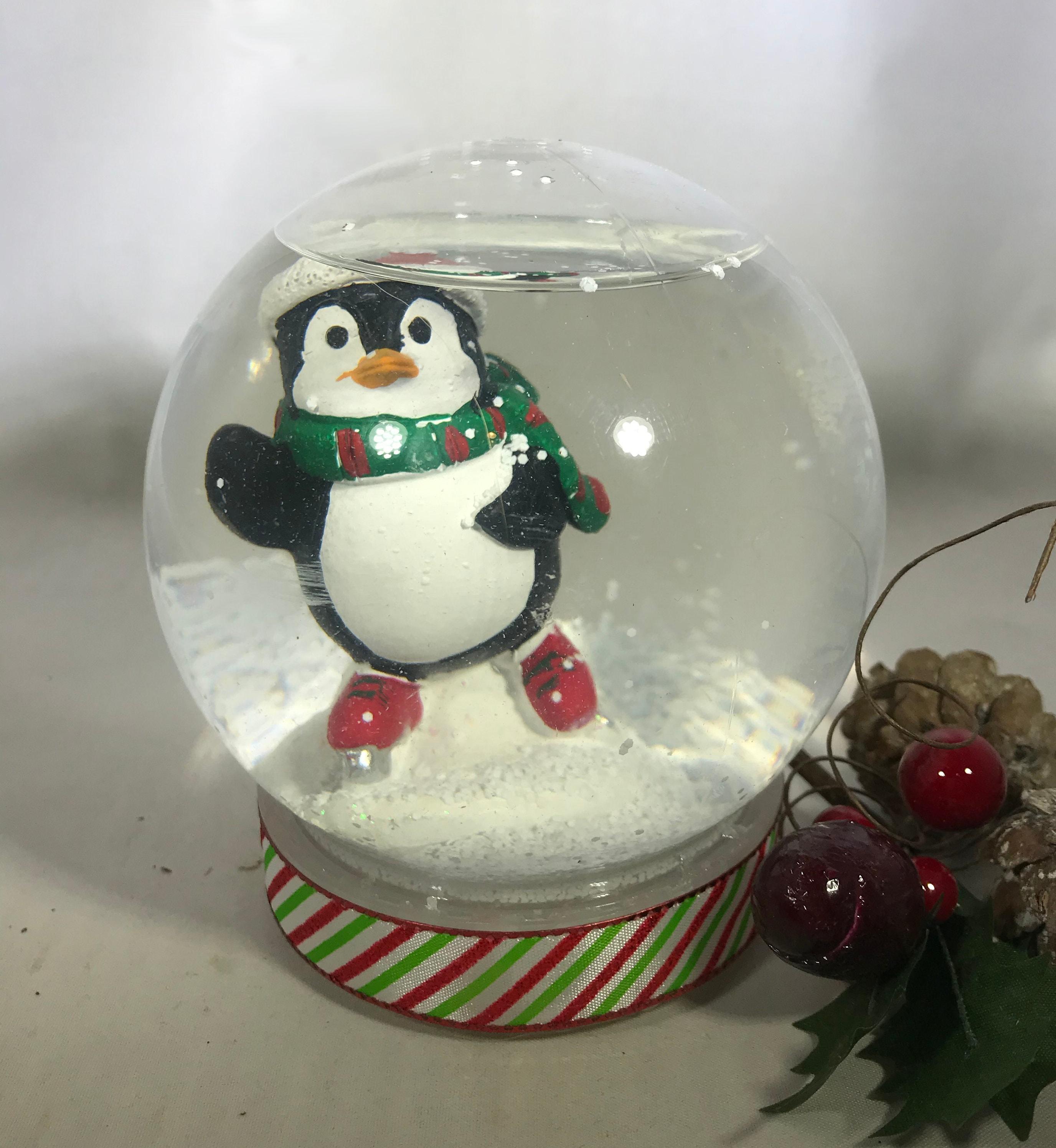 custom snow globe figurines